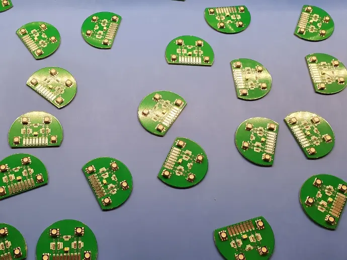 Plusieurs cartes électroniques assemblées